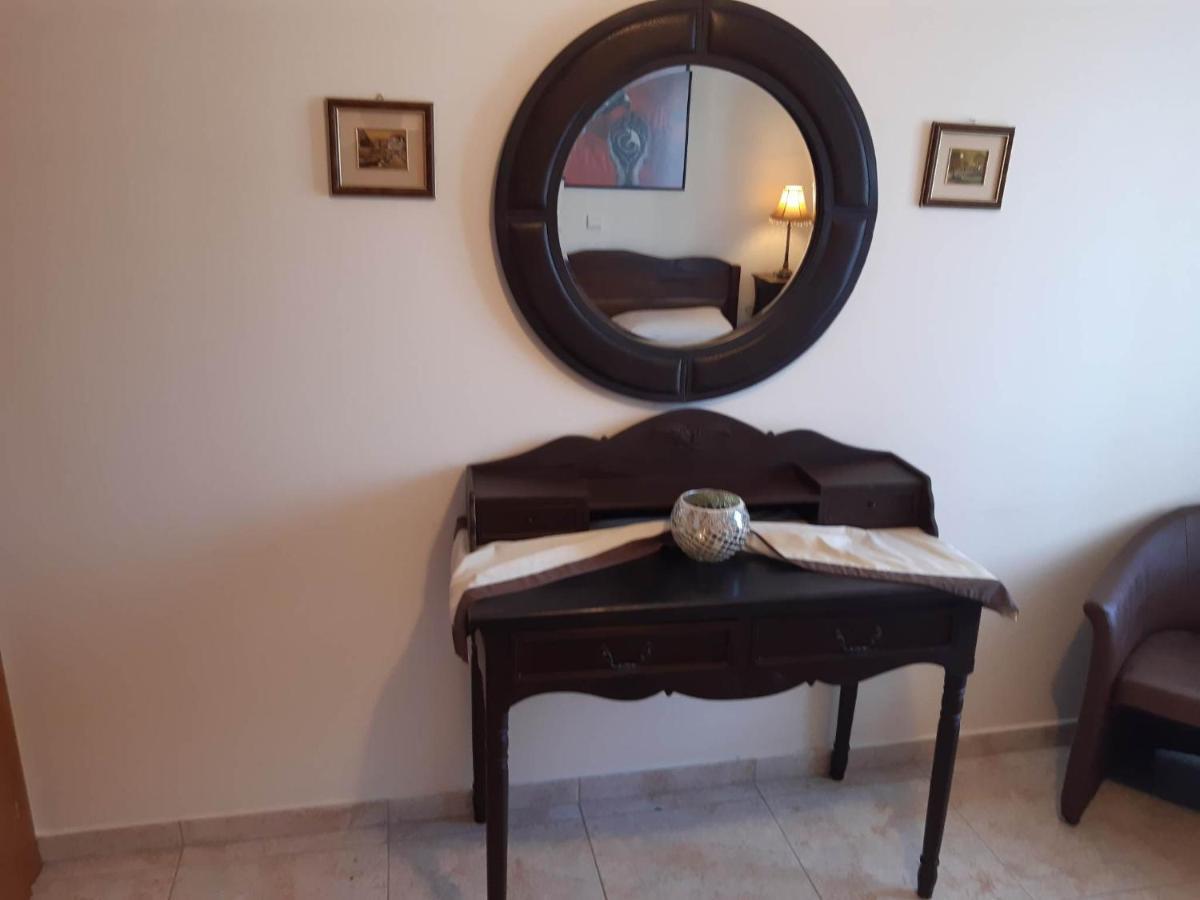 Eclectic Living {Free Parking} Apartment Солун Екстериор снимка