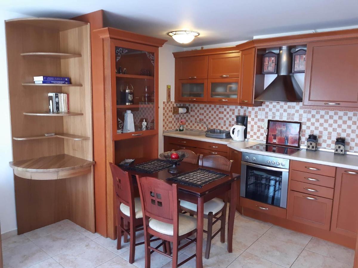 Eclectic Living {Free Parking} Apartment Солун Екстериор снимка